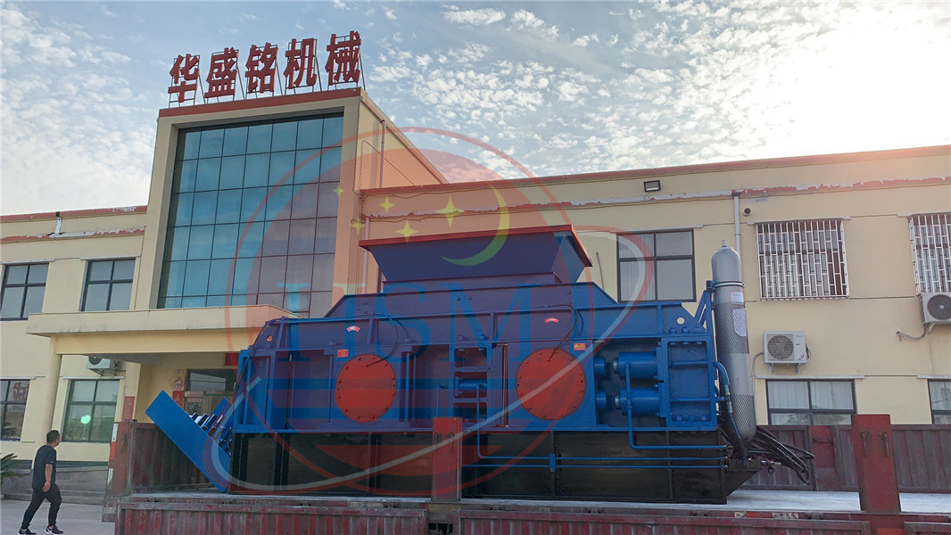 大型全自動(dòng)液壓對輥破碎機(jī)