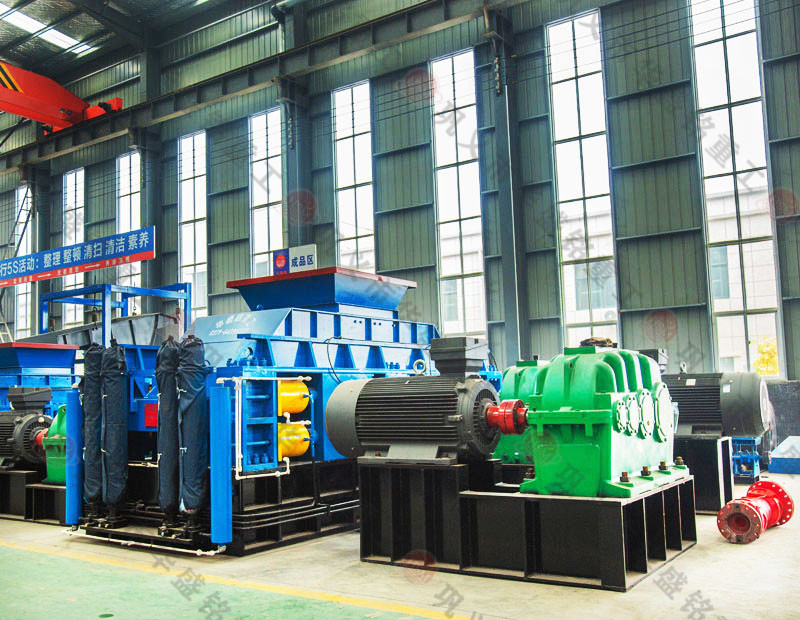 鞏義液壓對(duì)輥制砂機(jī)多少錢一臺(tái)？